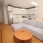 Motra Gjashte